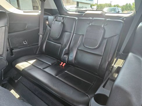 Used 2023 Ford Explorer XLT w/ Equipment Group 202A AWD/4WD image 22