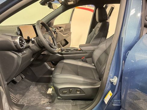 New 2026 Chevrolet Equinox LT w/ Convenience Package II AWD/4WD image 8