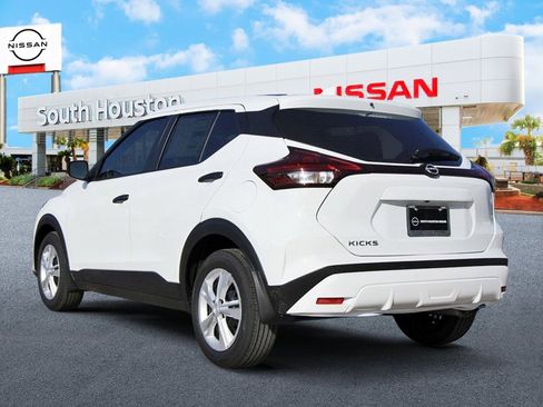 New 2025 Nissan Kicks Play S w/ Interior Electronics Package FWD image 3