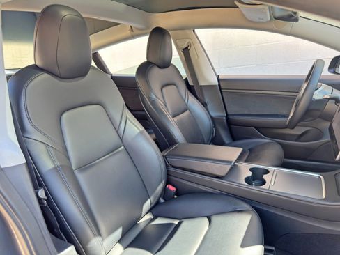 Used 2021 Tesla Model 3 Standard Range Plus image 35