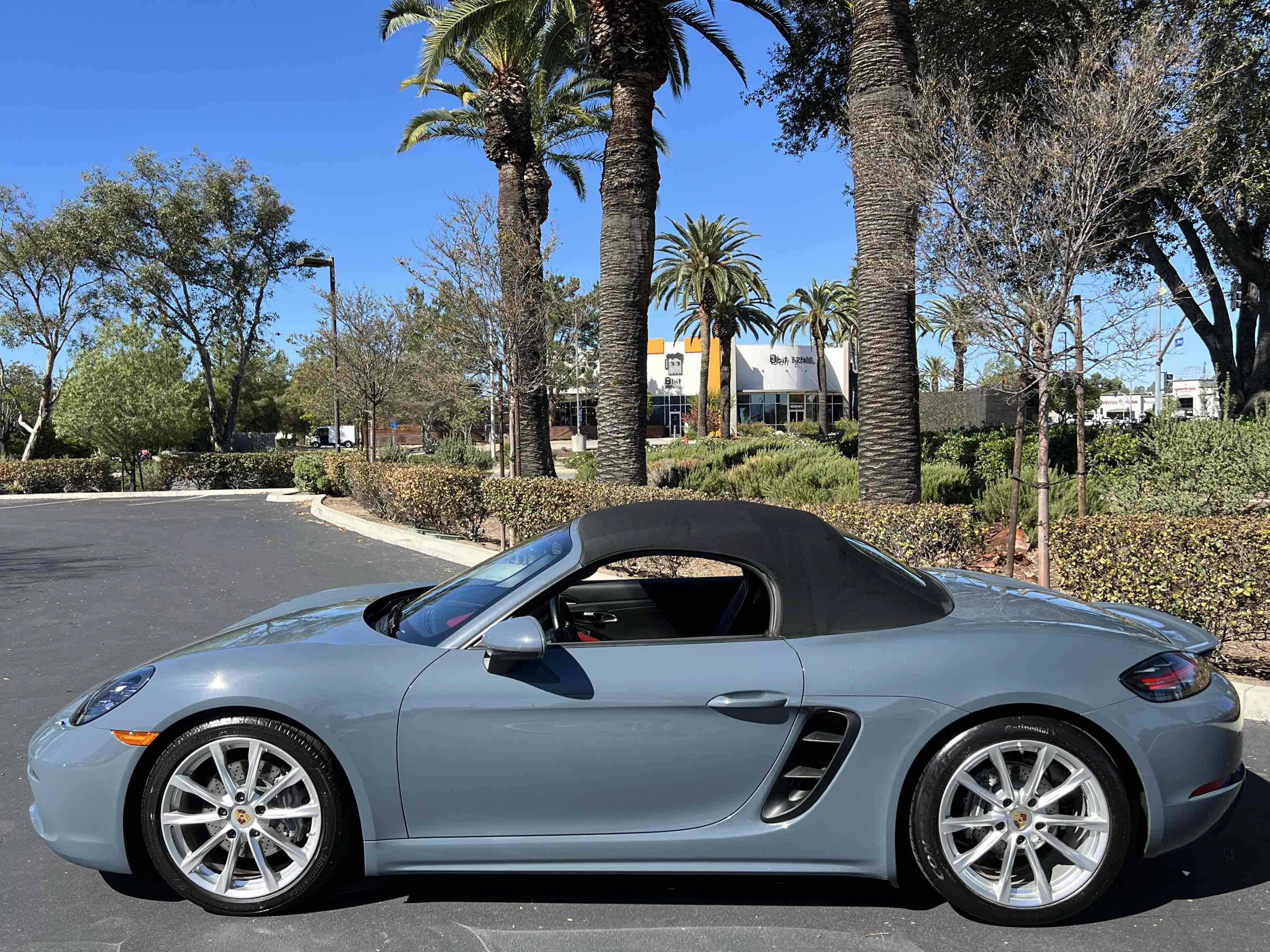 Used 2017 Porsche 718 Boxster RWD image 37