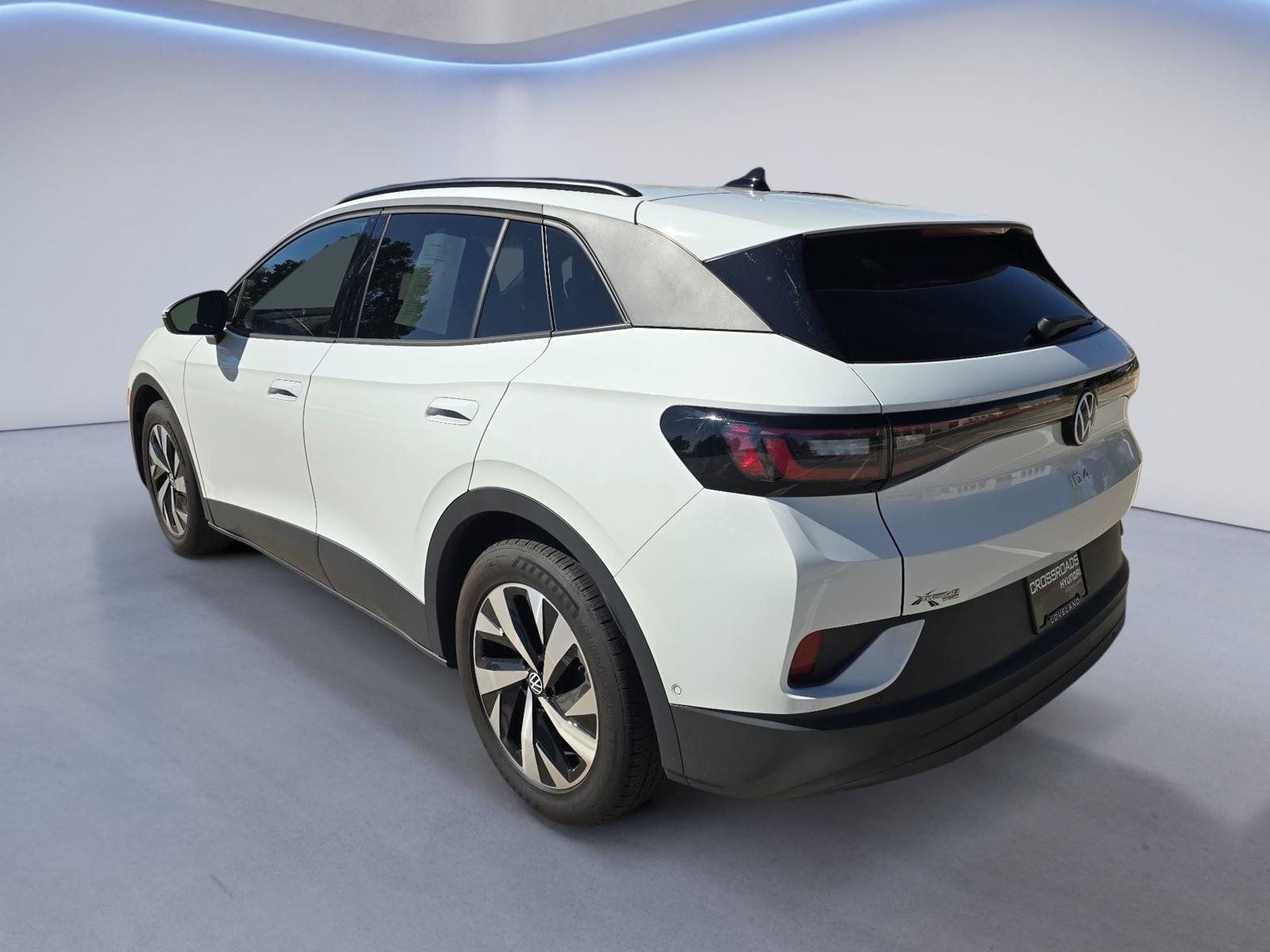 Used 2023 Volkswagen ID.4 2WD image 3