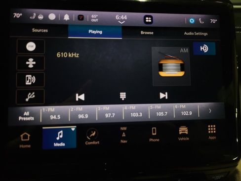 Used 2023 Jeep Grand Cherokee Limited w/ Luxury Tech Group II AWD/4WD image 25