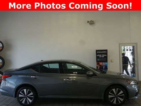 Used 2020 Nissan Altima 2.5 SV AWD/4WD image 2