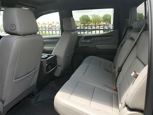 Used 2024 GMC Sierra 1500 SLT w/ SLT Premium Plus Package AWD/4WD image 15