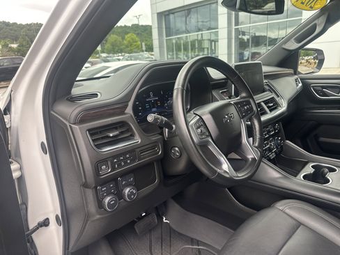 Used 2024 Chevrolet Tahoe Z71 w/ Luxury Package AWD/4WD image 17