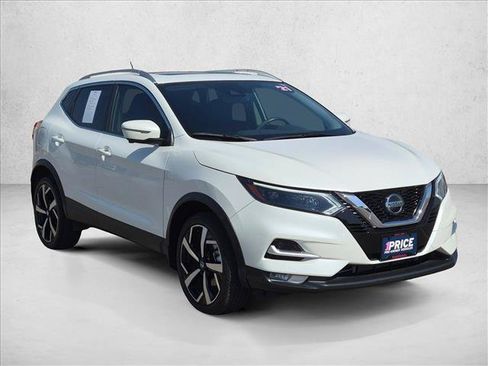 Used 2021 Nissan Rogue Sport SL w/ Premium Package FWD image 3