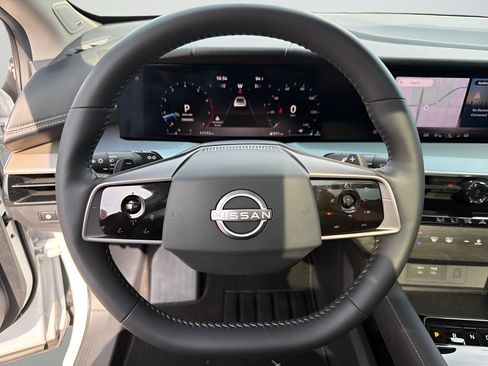 Certified 2025 Nissan Murano SL AWD/4WD image 29