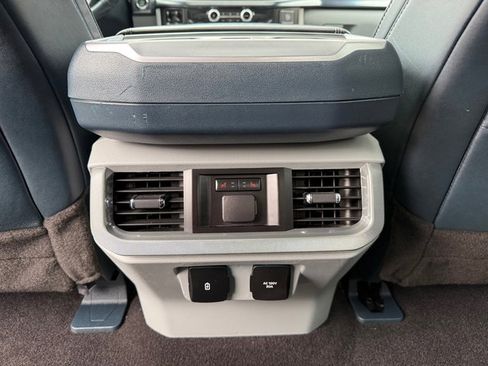 Used 2022 Ford F150 Limited image 22