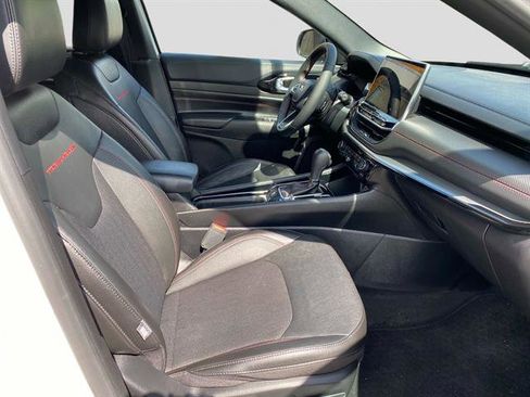 Used 2024 Jeep Compass Trailhawk image 21