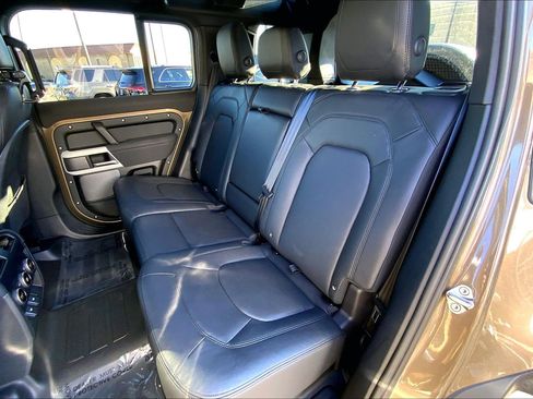 Used 2023 Land Rover Defender 110 S image 19