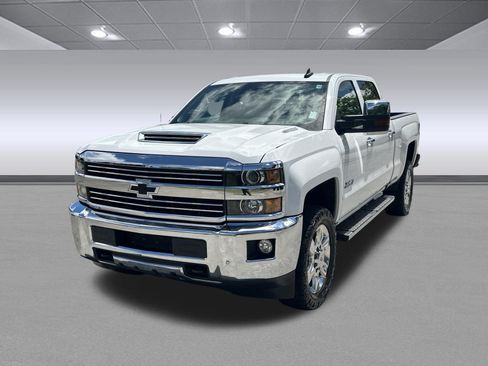 Used 2019 Chevrolet Silverado 2500 LTZ w/ Duramax Plus Package AWD/4WD image 7