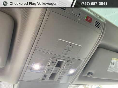 Used 2024 Volkswagen Taos SE image 20