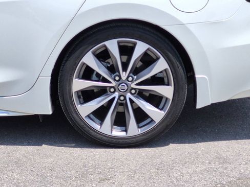 Used 2020 Nissan Maxima Platinum w/ Illumination Package FWD image 24