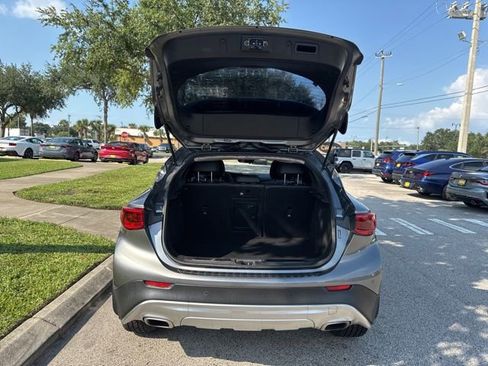 Used 2018 INFINITI QX30 Premium w/ Navigation Package image 18