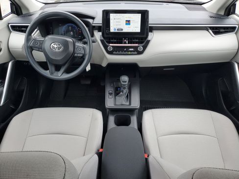 Used 2026 Toyota Corolla Cross L image 21