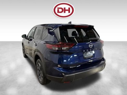 Used 2025 Nissan Rogue SV image 11