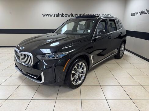 Used 2025 BMW X5 xDrive40i w/ Climate Comfort Package AWD/4WD image 3