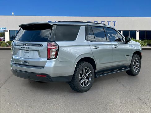 Used 2023 Chevrolet Tahoe Z71 w/ Luxury Package AWD/4WD image 7