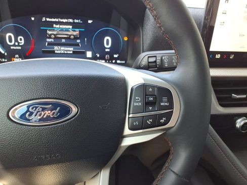 Used 2025 Ford Explorer Active w/ Active Comfort Package AWD/4WD image 21