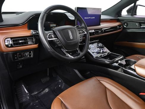 Used 2023 Lincoln Nautilus Reserve w/ Monochromatic Package AWD/4WD image 11