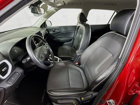 Certified 2023 Hyundai Venue Limited w/ Cargo Package image 23