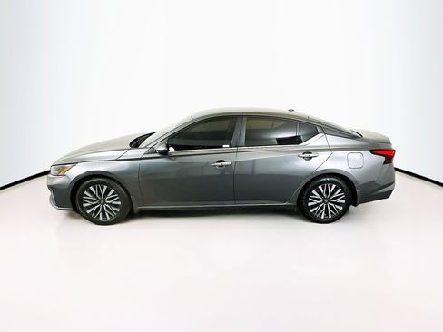 Used 2023 Nissan Altima 2.5 SV FWD image 4