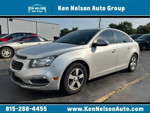 Used 2015 Chevrolet Cruze LT FWD image 1