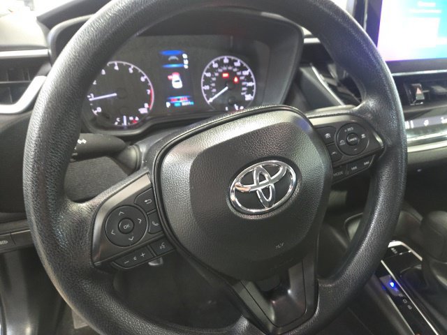 Used 2025 Toyota Corolla LE FWD image 5