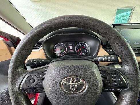 Used 2019 Toyota RAV4 XLE image 32