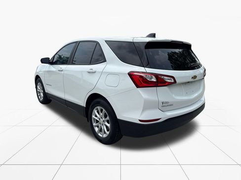 Used 2021 Chevrolet Equinox LS w/ LS Convenience Package FWD image 6