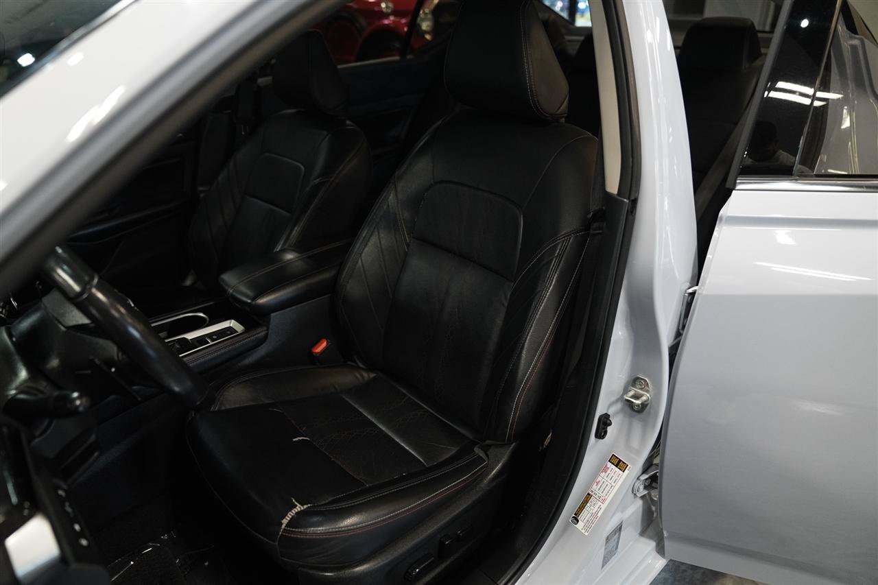 Used 2024 Nissan Altima 2.0 SR FWD image 23