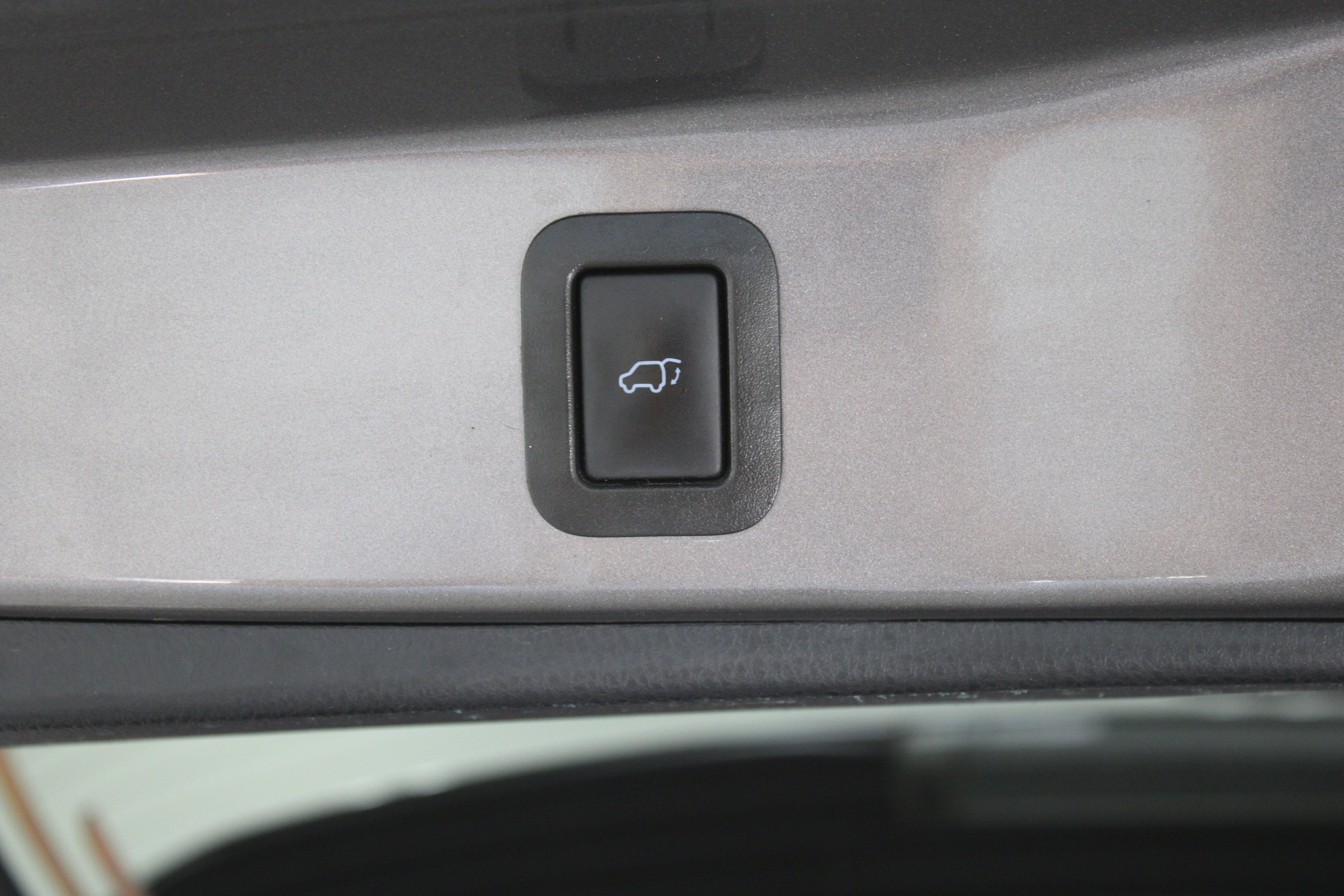 Used 2019 Toyota Highlander XLE FWD image 37