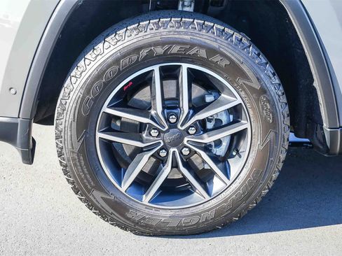 Used 2021 Jeep Grand Cherokee Trailhawk w/ Trailhawk Luxury Group image 9