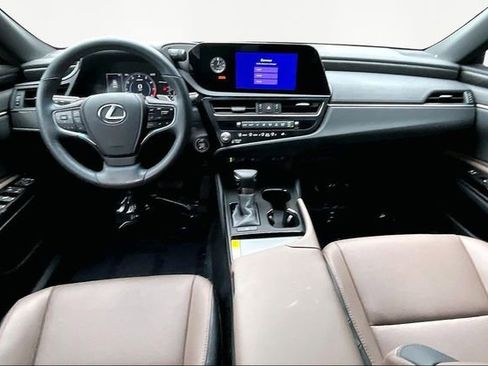 Used 2024 Lexus ES 350 w/ Premium Package image 7