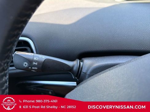 Used 2017 Toyota Prius Prime Premium image 33