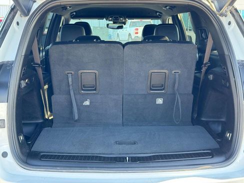 Used 2023 Jeep Grand Cherokee L Laredo image 4