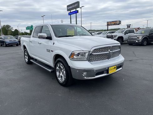 Used 2018 RAM 1500 Laramie w/ Convenience Group AWD/4WD image 2