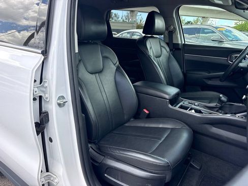 Used 2024 Kia Sorento S AWD/4WD image 16