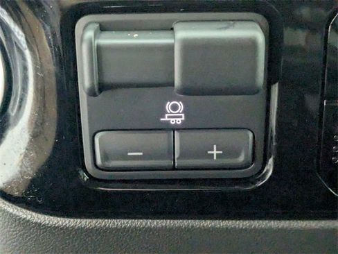 Certified 2025 Chevrolet Silverado 1500 LT w/ Leather Package image 24