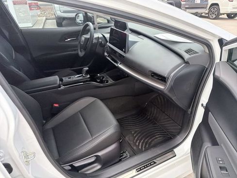 Used 2025 Toyota Prius Limited w/ Limited Premium Package FWD image 27
