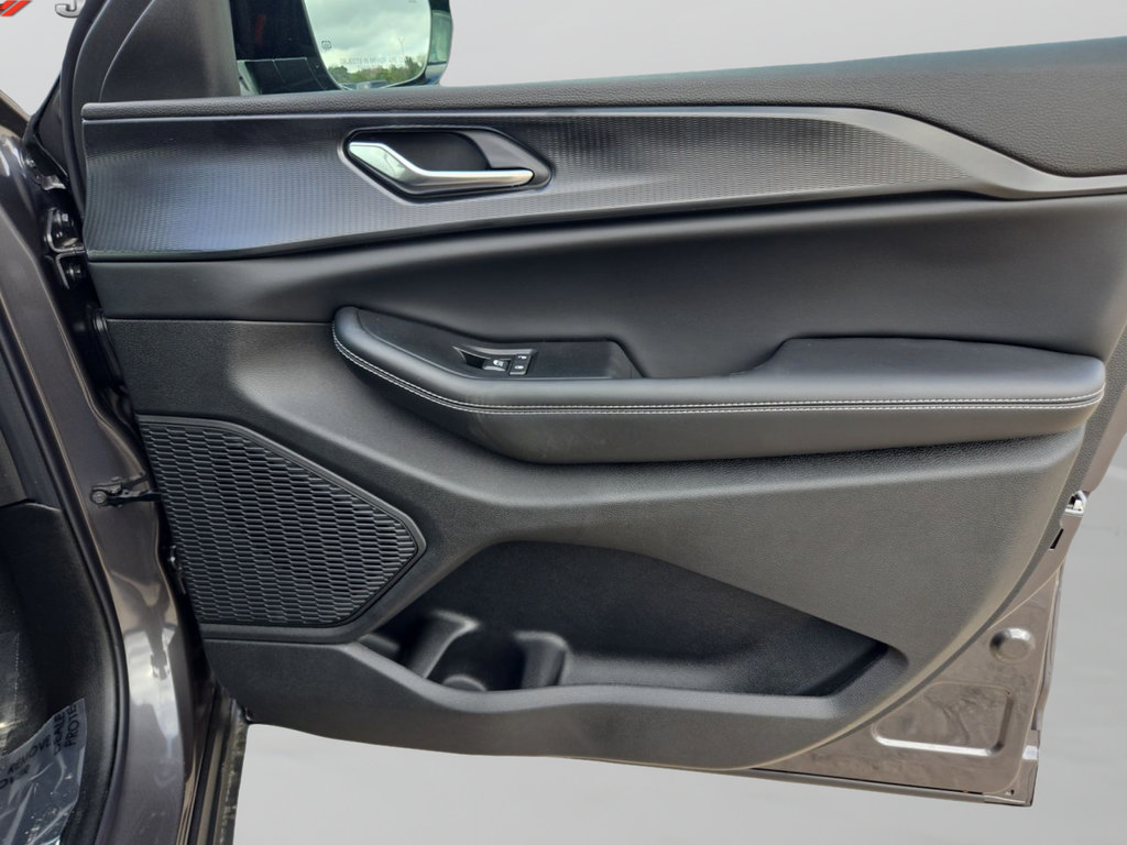 New 2025 Jeep Grand Cherokee Altitude RWD image 42