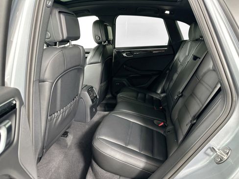 Certified 2025 Porsche Macan image 27