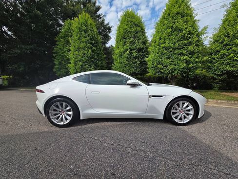 Used 2018 Jaguar F-TYPE Coupe RWD image 6