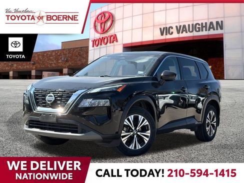 Used 2021 Nissan Rogue SV image 1