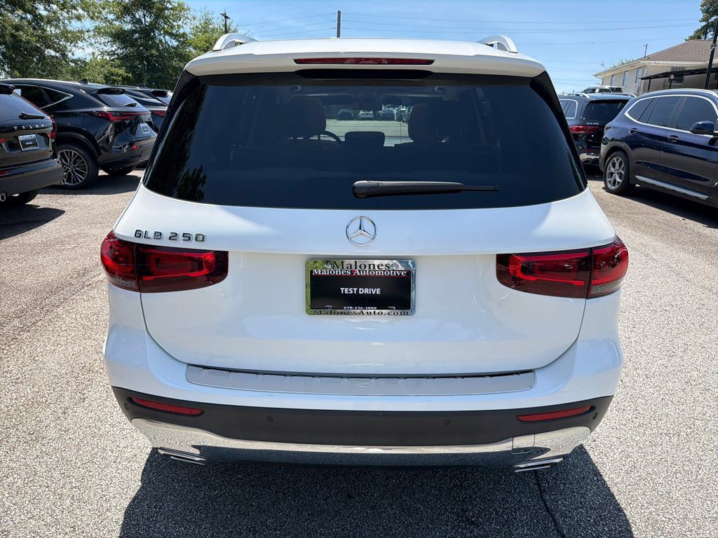 Used 2021 Mercedes-Benz GLB 250 w/ Premium Package image 6