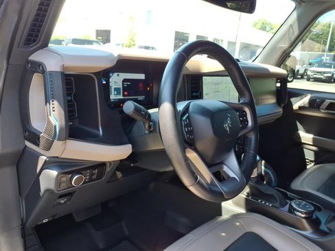 Used 2023 Ford Bronco Wildtrak AWD/4WD image 19