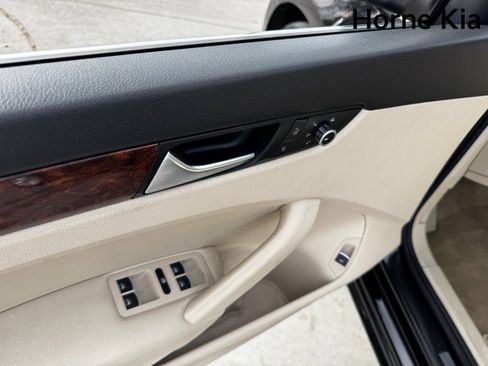 Used 2013 Volkswagen Passat 2.5 SEL image 11