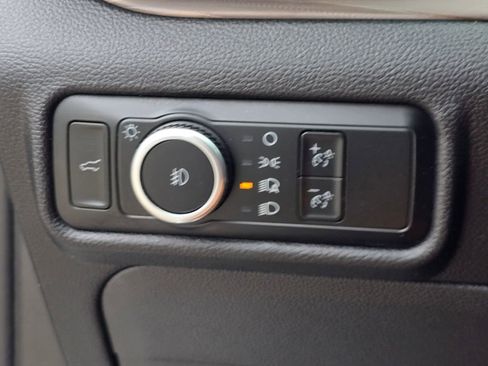 Used 2023 Ford Explorer Limited image 28