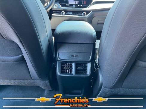 Used 2025 Chevrolet Equinox LT AWD/4WD image 27